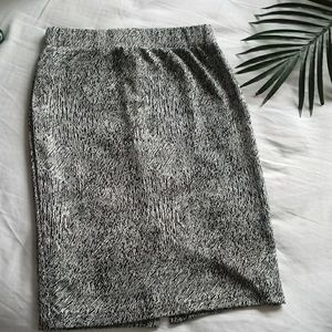 Black and white print pencil skirt